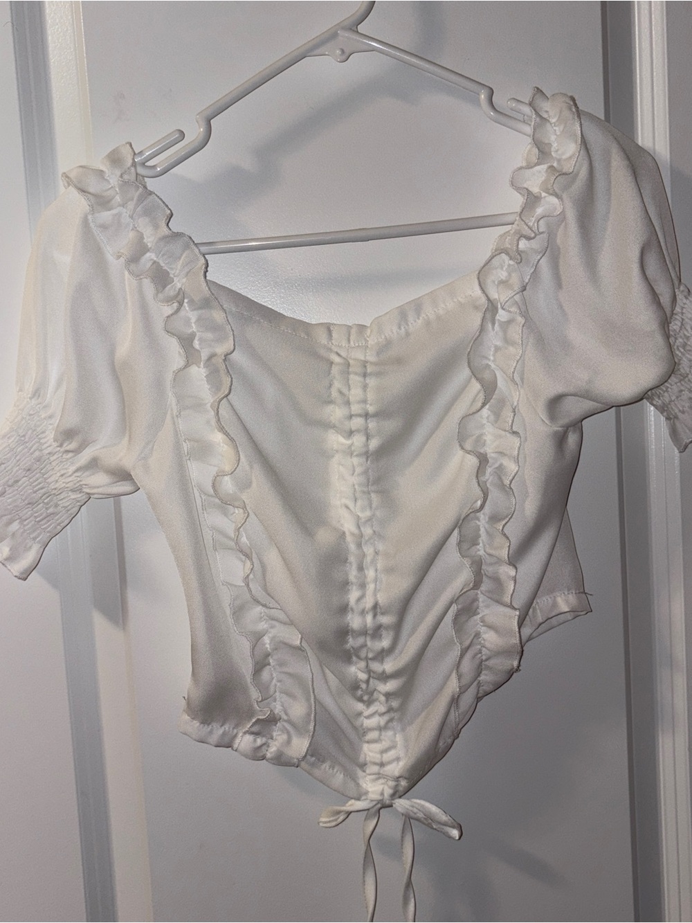 White Blush Mark Ruffle Tie-Front Cropped Blouse Size: XS